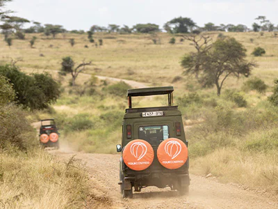 TourCompass-Safariwagen unterwegs in Tansania