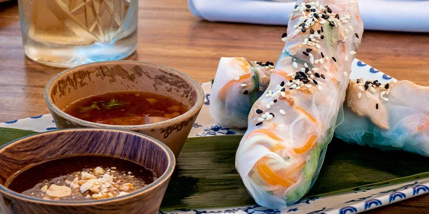 Vietnamesische Frühlingsrollen, Gỏi cuốn, mit Dip