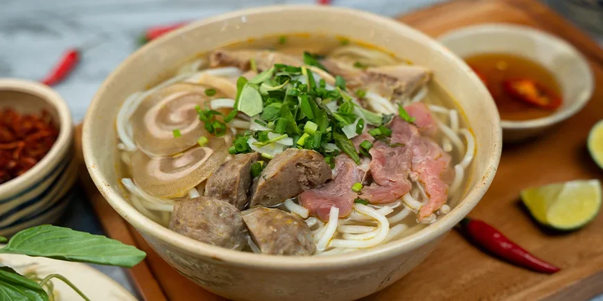 Bún Bò Huế – eine Spezialität aus Hué im zentralen Vietnam