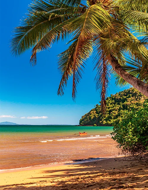 Wunderschöner afrikanischer Strand auf Nosy Be, Madagaskar