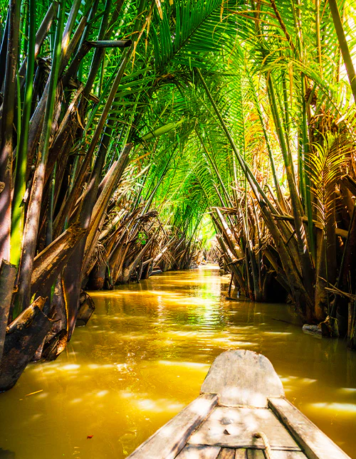 Unterwegs durch die Kanäle des Mekong-Deltas in Südvietnam