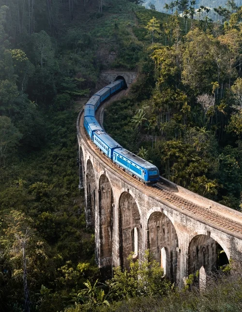 Der berühmte blaue Zug in Sri Lanka