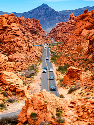 Eine lange Straße in Amerika