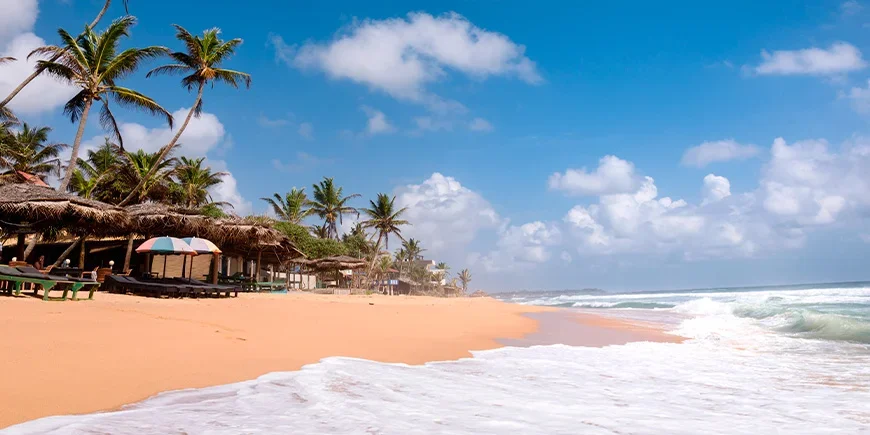Strand bei Hikkaduwa in Sri Lanka