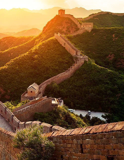 Blick auf die Chinesische Mauer bei Sonnenaufgang