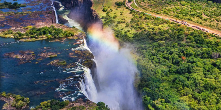  Regenbogen über Victoria Falls