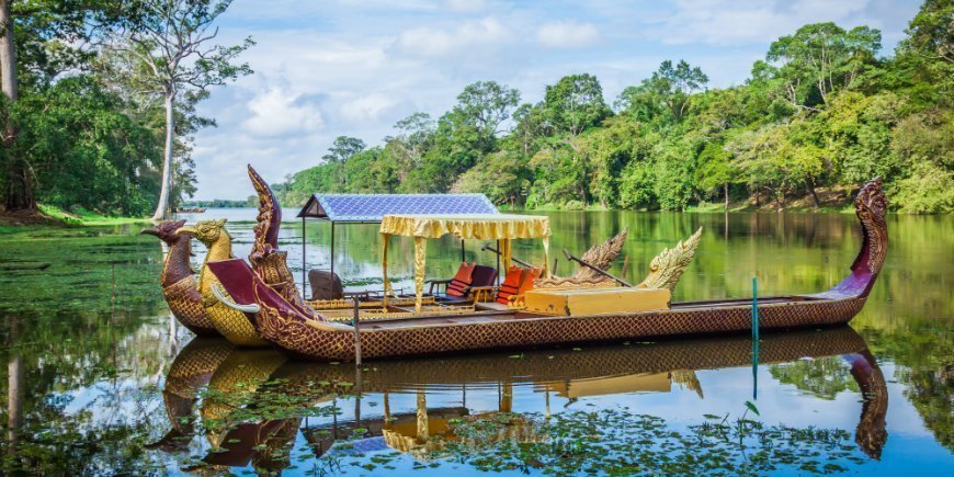 Gondelfahrt auf dem Fluss in Siem Reap