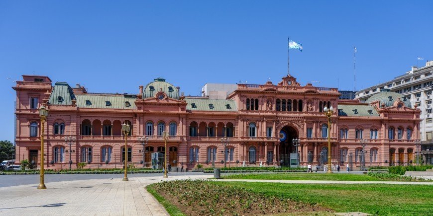 Casa Rosada an einem wolkenlosen Tag in Buenos Aires