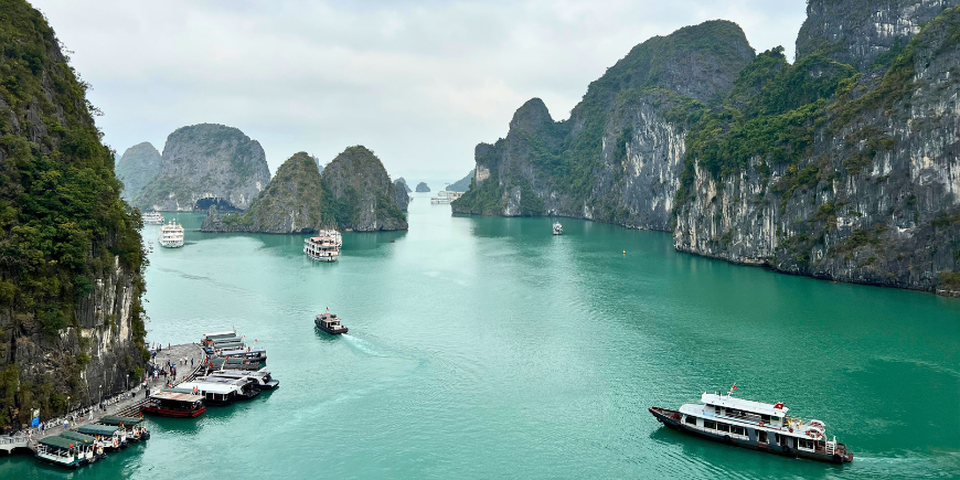 Aussichtspunkt mit Blick auf die Halong-Bucht