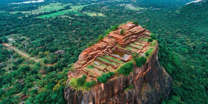 Sigiriya und die üppige Umgebung