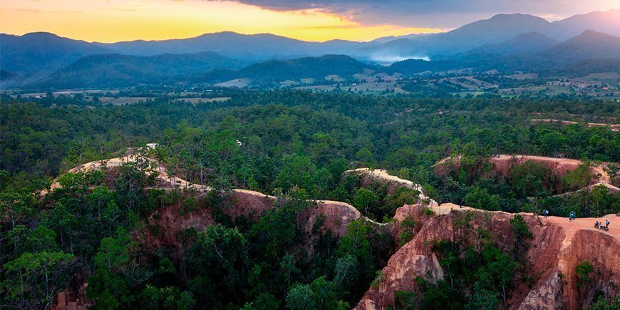 Sonnenuntergang über der Pai-Schlucht in Nordthailand