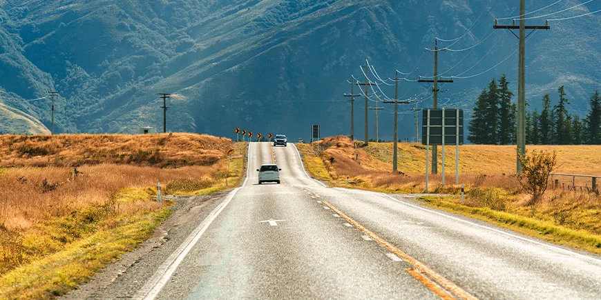 Autos fahren in Neuseeland auf der linken Seite