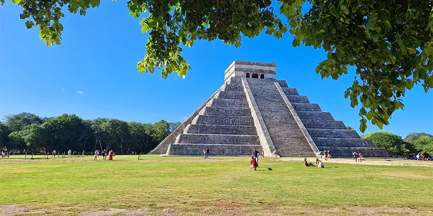 Ein sonniger Tag in Chichén Itzá