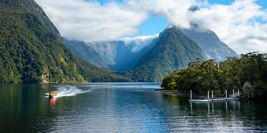 Der Milford Sound im Fiordland-Nationalpark in Neuseeland