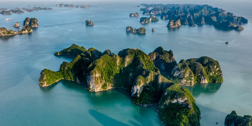 Blick über die Halong-Bucht