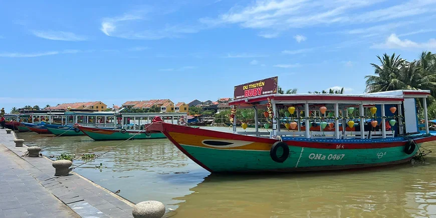 Wunderschöne Boote in Hoi An, Vietnam