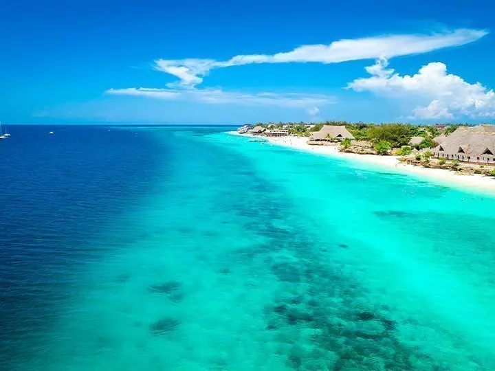 Schöner Strand im Indischen Ozean