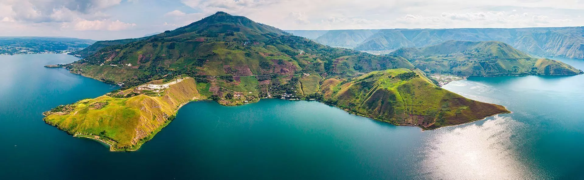 Blick von Merek Berastagi auf den Tobasee, Sumatra in Indonesien.