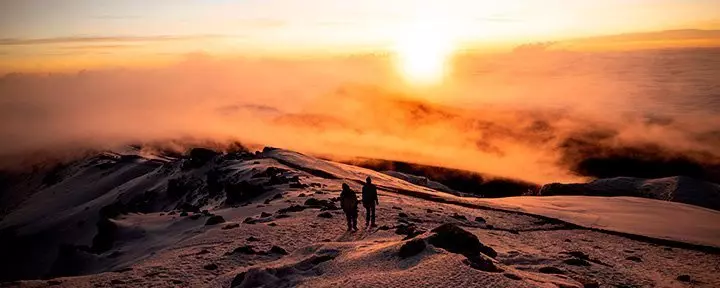 Sonnenaufgang am Gipfel des Kilimandscharos