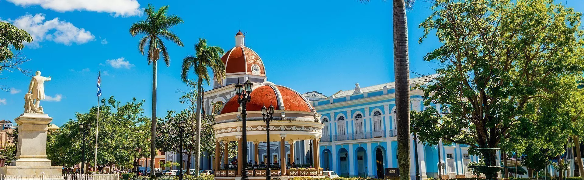Aussicht auf den Plaza und das Rathausgebäude in Cienfuegos