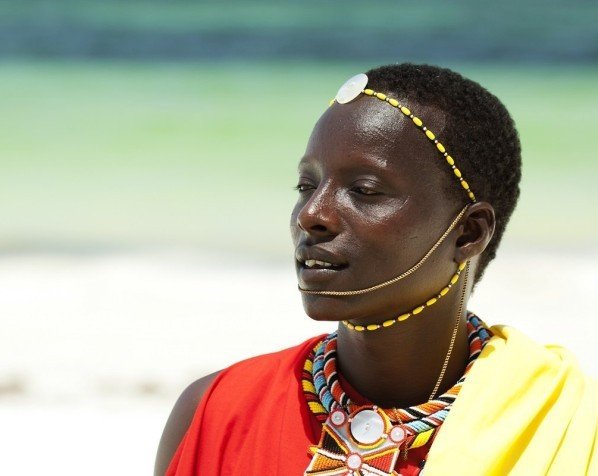 Massai am Strand von Mombasa